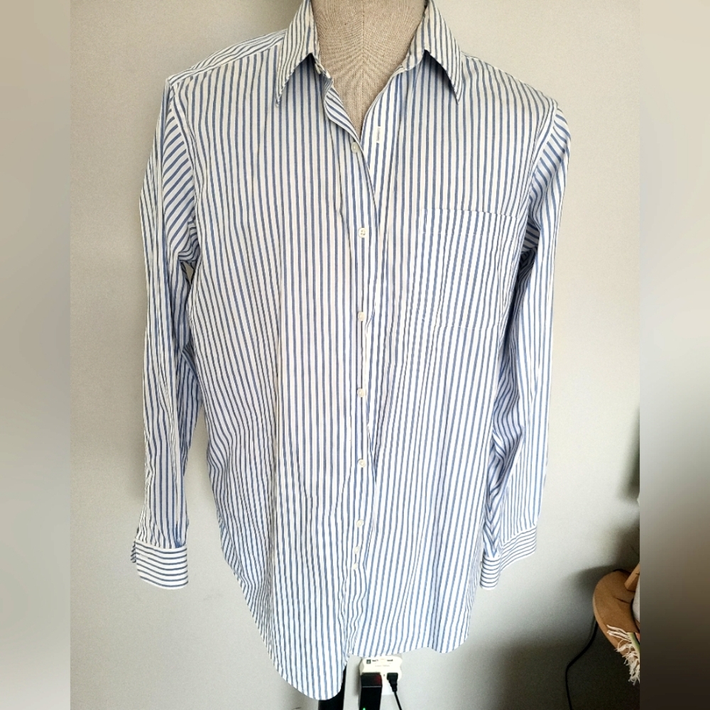 Brooks Brothers men’s long sleeve blue and white stripe button-down shirt